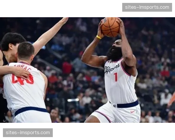 开拓者反超快船升至第八 附加赛席位争夺进入最后冲刺阶段